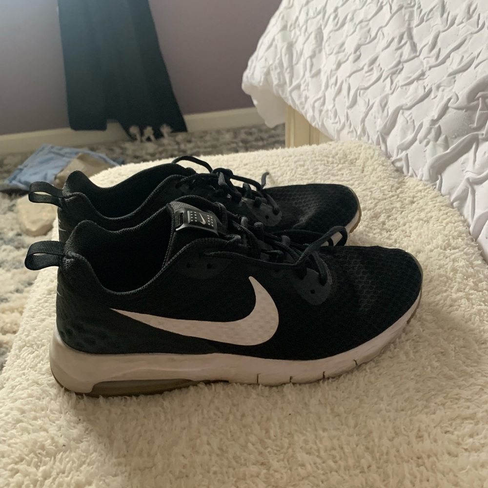 nike air max sneakers (women’s)